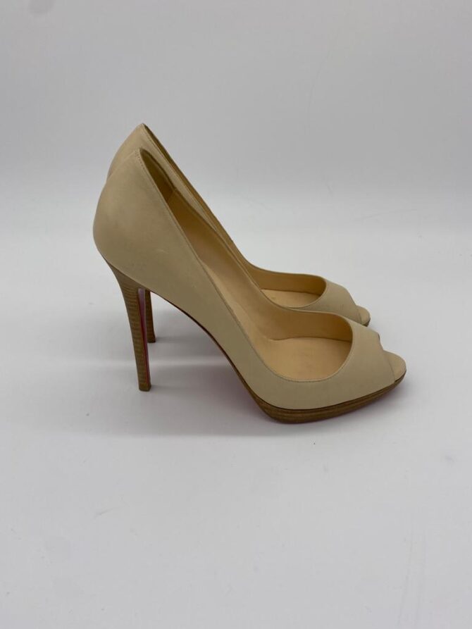 Christian Louboutin Beige Peep Toe Size 40